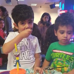 Meet your Posher, Farid